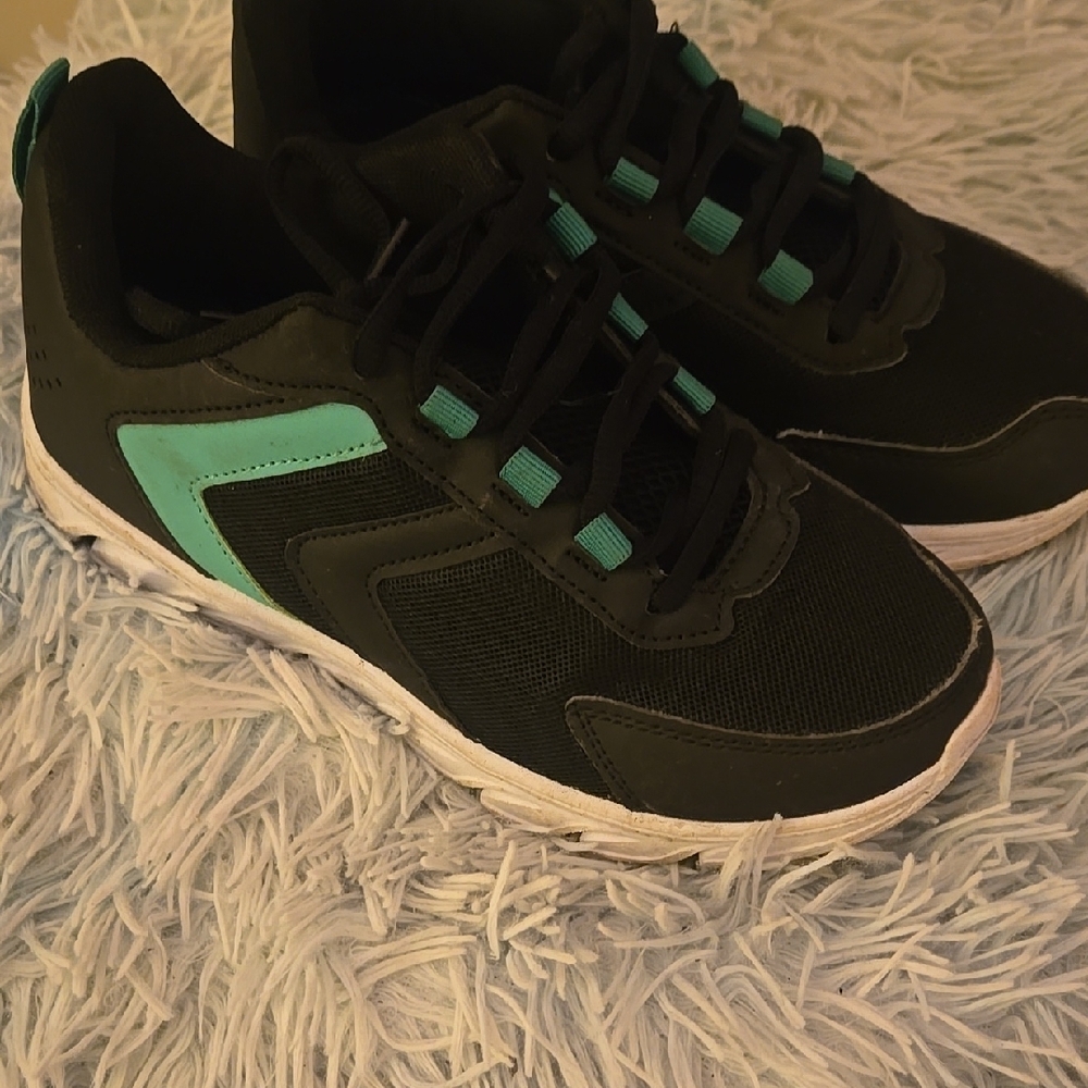 Black and Green Athletic Shoes with Sporty Design